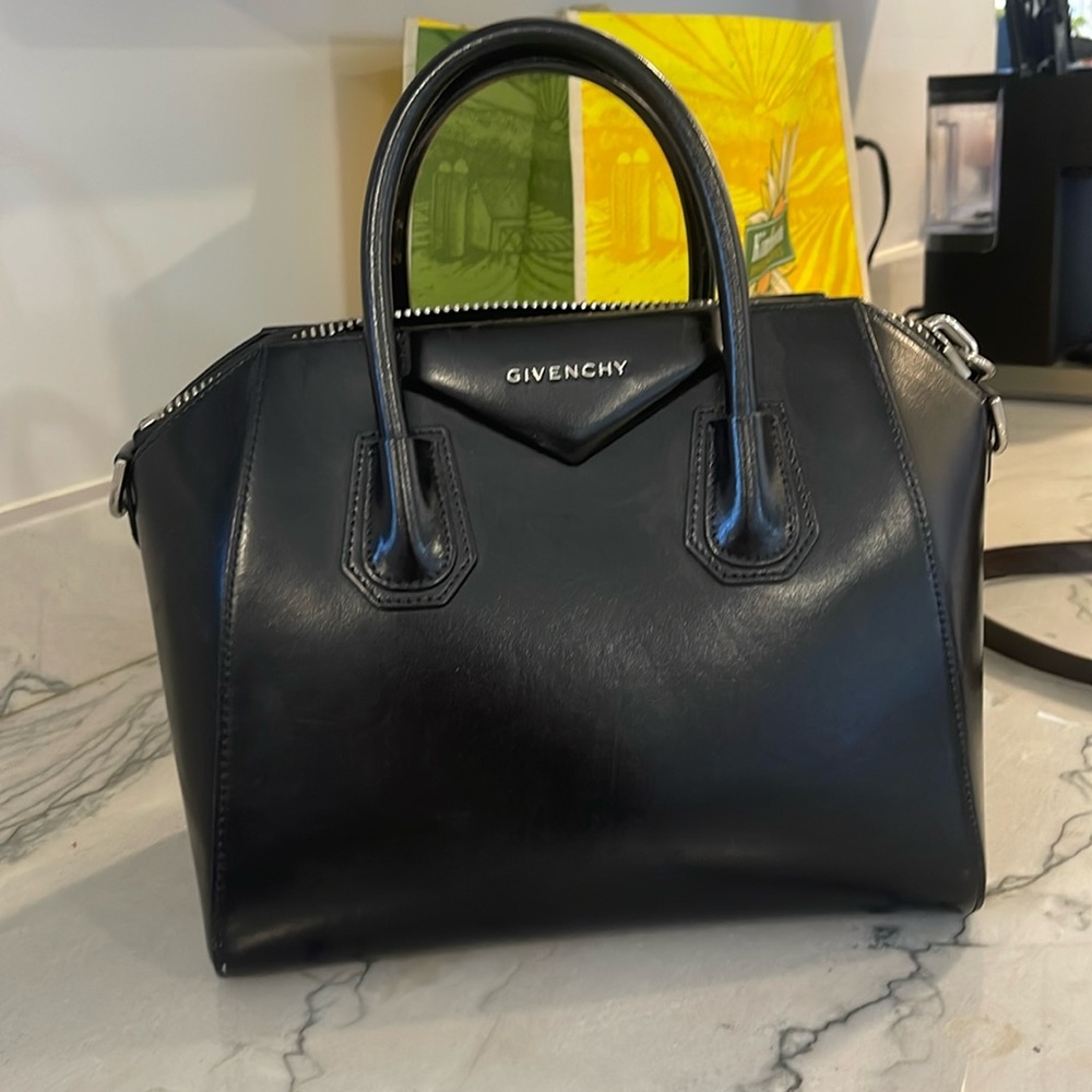 Givenchy Antigona tote small calf leather (smooth)